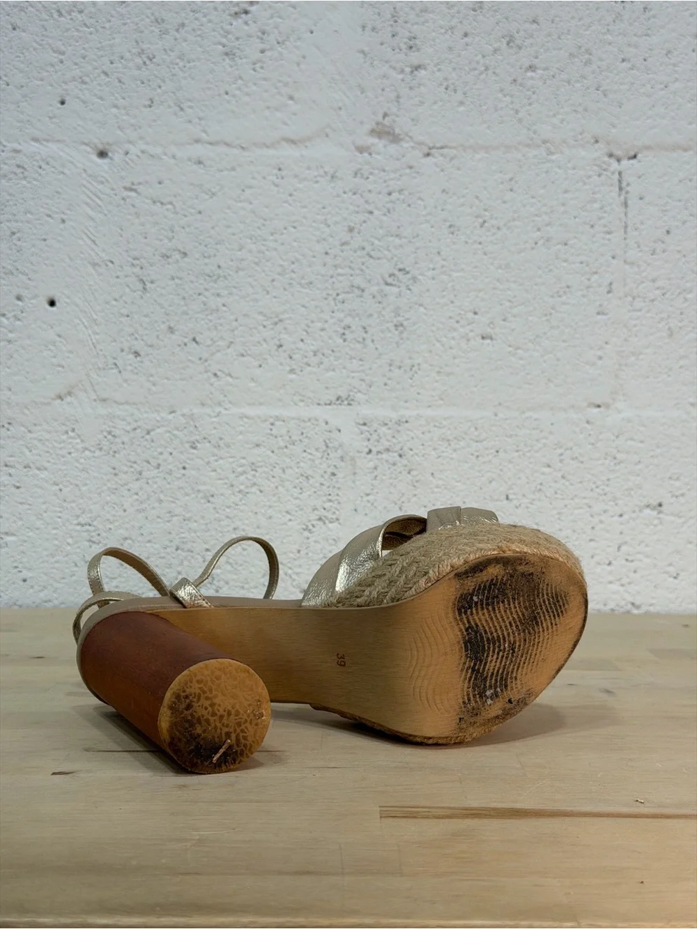 The Unbranded Brand elegant metallic